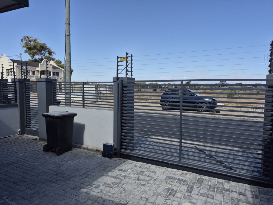 To Let 3 Bedroom Property for Rent in Rylands Western Cape